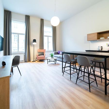 Aparthotel Karl By Zeitraum à Prague Extérieur photo