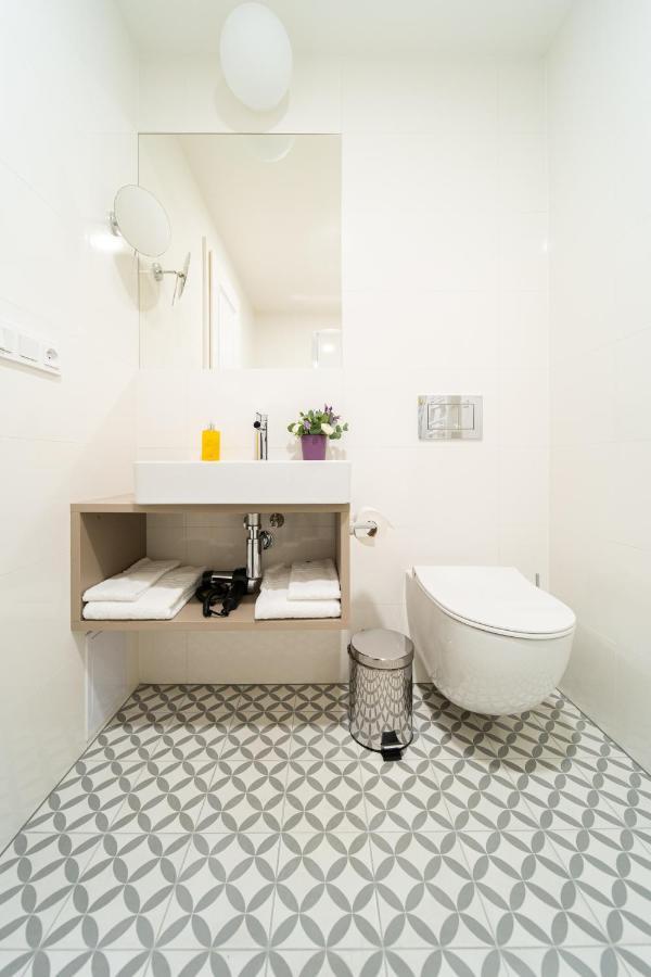 Aparthotel Karl By Zeitraum à Prague Extérieur photo