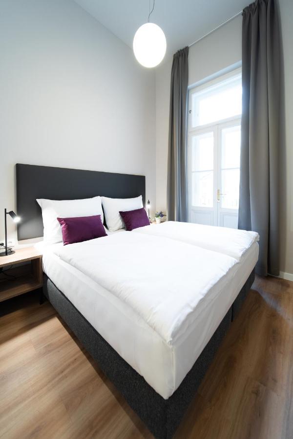 Aparthotel Karl By Zeitraum à Prague Extérieur photo