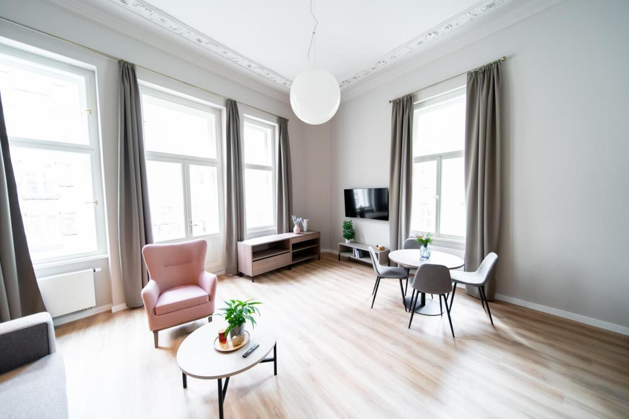 Aparthotel Karl By Zeitraum à Prague Extérieur photo